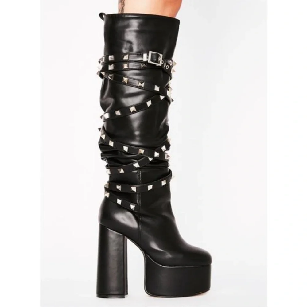 Lamoda Turnin Heads Studded Boots sz 8
